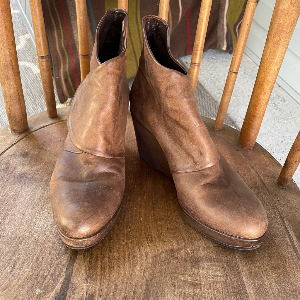 Coclico Kiera //Brown Leather Wedge Boots Booties